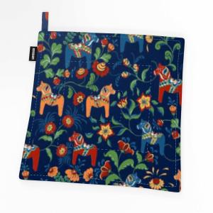 Grytlapp LEKSAND MINI, 22x22 cm med små dalahästar, blå