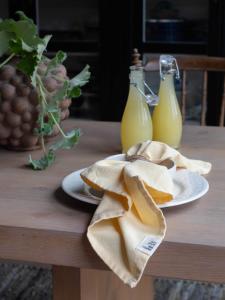 Tygservett, liten duk VIDE, enfärgad i återvunnen textil i gult