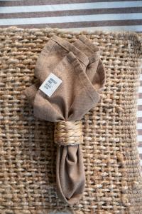 Tygservett, liten duk VIDE, återvunnen textil, enfärgad, cognac