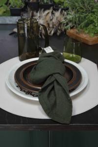 Tygservett, liten duk VIDE, återvunnen textil, enfärgad, Stl.45X45cm, grön
