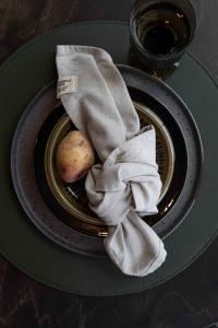 Rund Tablett Moana, enfärgad, Stl. diameter 38cm, Svart