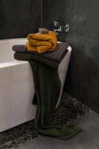 Diamond frotté, lyxig velour med snyggt rutmönster, mörkgrön