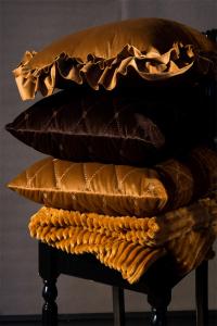 Kuddfodral Zander 50x50cm sammet, guld