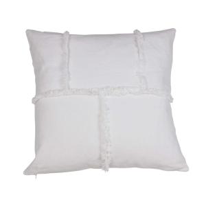 Offwhite kuddfodral med stora synliga sömmar