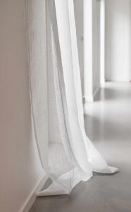 Gardinlängd DEBBIE 2 st 130x280 cm, enfärgad offwhite