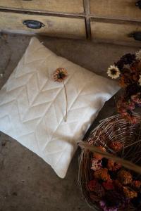 Kuddfodral SENJA stl. 47X47 cm enfärgat, offwhite