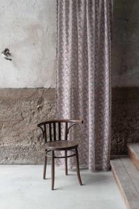 Gardin Rosie, småblommig i rosa, Stl. 2X135X250 cm, greige bottenfärg