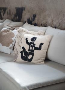 Kuddfodral Adora, grafiskt mönster, Stl. 48X48 cm, beige, svart