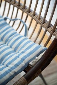 Sittdyna Svea, randig med handtag, Stl. 38X38 cm, denim