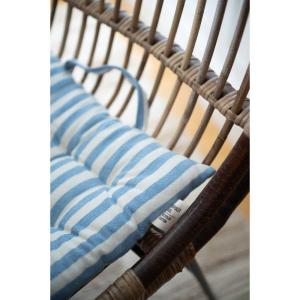 Sittdyna Svea, randig med handtag i ljusblå