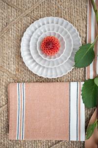 Kökshandduk Bodil, smala och breda ränder, Stl. 50X70 cm, peach