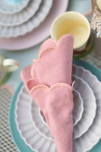 Tygservett, liten duk, Malin, enfärgad med vågig kant och langettsöm, Stl. 40X40 cm, rosa