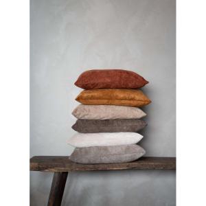 Kuddfodral MOCKI, enfärgad i konstgjord mocka i offwhite