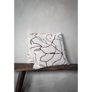 Kuddfodral DELTA med ögletuftat grafiskt mönster i beige och svart