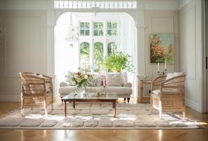 Matta Step, liten mjuk och skön med lång lugg, frans på kortsidan, tillverkad i ull. Natur