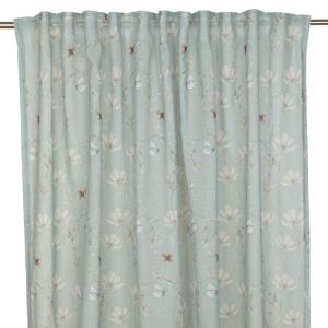 Gardin PENNY med blommor och fjärilar på grön botten