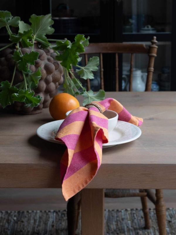 Tygservett eller liten duk AMALIA, bredrandig i orange och rosa