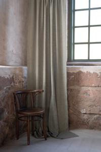 Gardin RIO, enfärgad med struktur i tyget i grönt