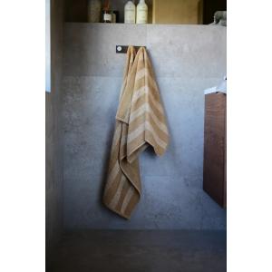 Frotté STRIPE randig handduk i havregult, finns i tre olika storlekar