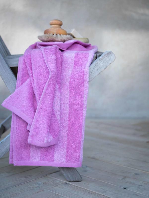 Frotté STRIPE randig handduk i cericerosa, finns i tre olika storlekar