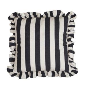 Kuddfodral ZENGA i sammetsliknande tyg, randig i svart och offwhite med volang runt kanten