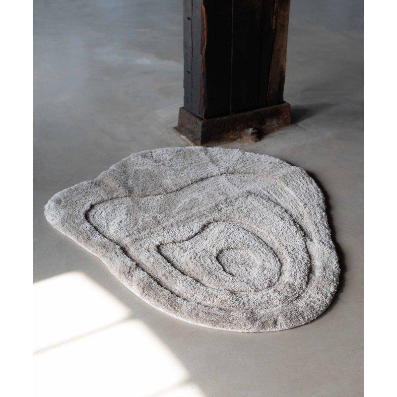 Badrumsmatta ROSS, mjuk och skön i asymmetriskt form i linnefärg