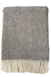 Pläd GLASGOW i fiskbensmönstrad ljusgrå ull med fransar