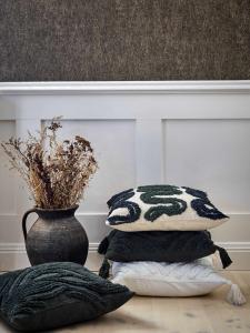 Kuddfodral COOPER, tuftat, mörkgrön