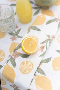 Fyrkantig Duk AMALFI med gula citroner