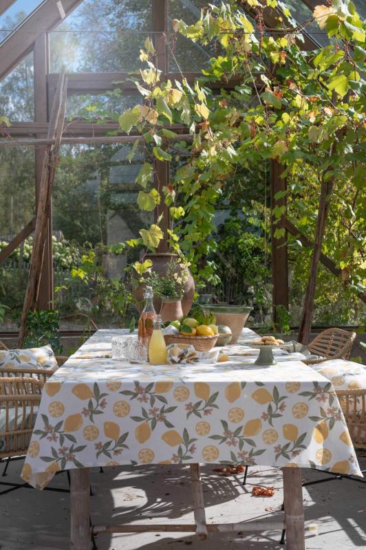 Akrylatbehandlad duk AMALFI med gula citroner