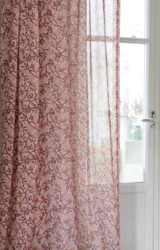 Gardin EMMA med snirklande blommor och blad i rosa