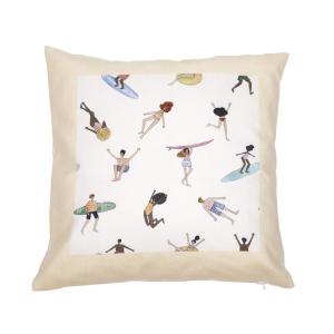 Kuddfodral BEACH med badande, solande och vindsurfande människor, enfärgad gul kant