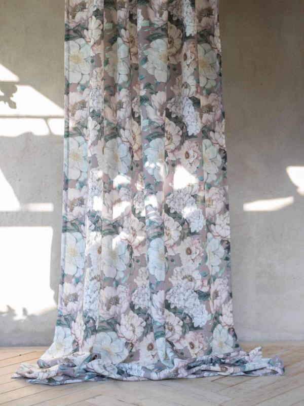 Gardin PION med stora blommor, nougatbrun bottenfärg