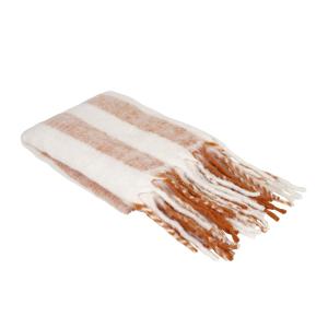 Pläd MIA bredrandig i offwhite och apelsinfärg med långa fransar