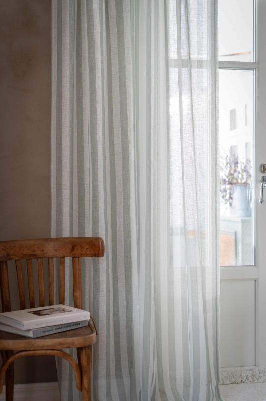 Gardin DISA, skir, bredrandig i offwhite och ljusgrön