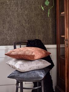 Kuddfodral CHECK stl. 45x45 cm, flätad manchester, creme