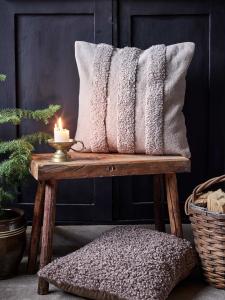 Kuddfodral FREJ stl. 45x45 cm, tuftade ränder, sand