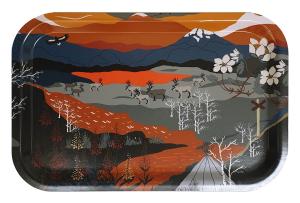 Bricka FJÄLLVANDRING, renar bland fjällen, Stl. 33x21cm, orange, lila