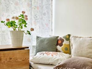 Kuddfodral James, enfärgad med linnelook i grönt