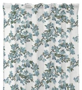 Gardin ELSIE med vackra äppelblommor i blått