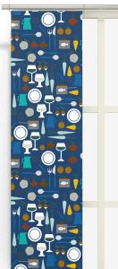 Panelgardin DINNER med köksredskap och grönsaker i vitt, blått, brunt och turkos på blå botten