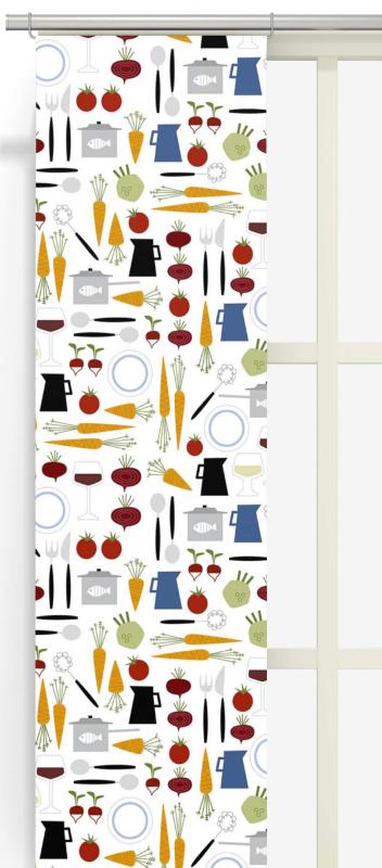Panelgardin DINNER med köksredskap och grönsaker i gult, blått och rött på offwhite botten