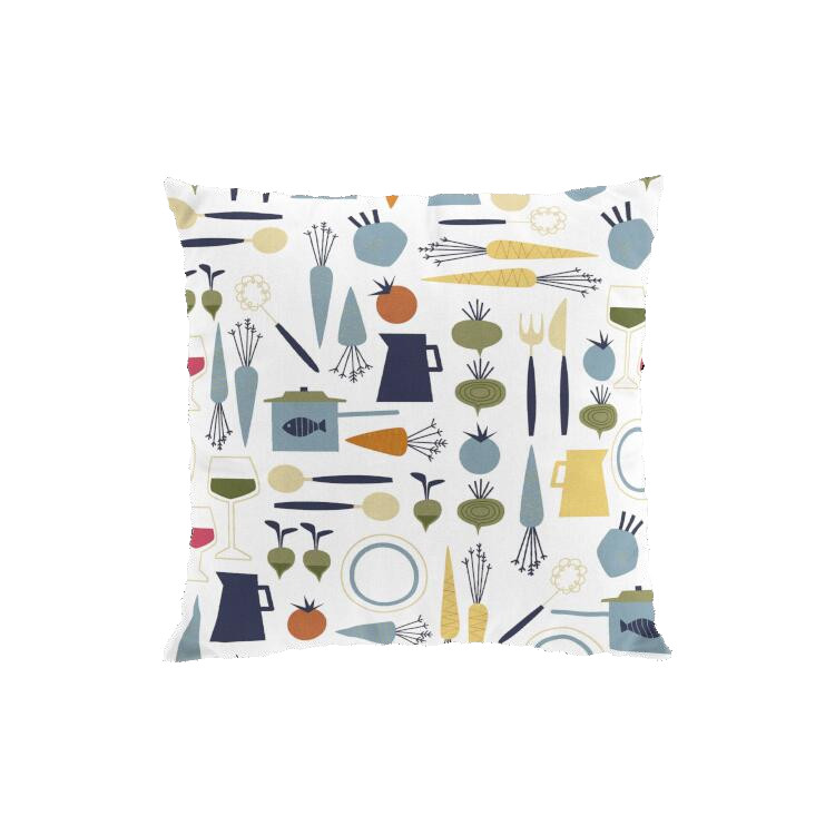 Kuddfodral DINNER med köksredskap och grönsaker i gult, blått, orange och grönt på vit botten
