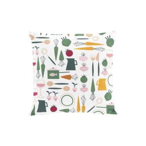 Kuddfodral DINNER med köksredskap och grönsaker i gult, grönt och rosa på vit botten
