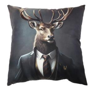 Kuddfodral MR DEER i sammet med motiv av en hjort i kostym