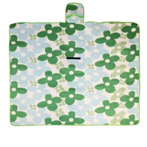 Picknickpläd HAPPY med stora blommor i grönt och ljus turkos