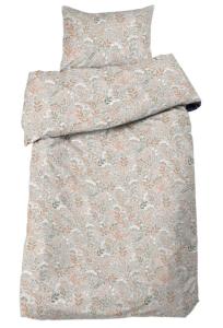 Bäddset Hage, påslakan och örngott med blad och blommor i persika, grönt och vitt på beige botten