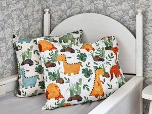 Bäddset DANILO med söta dinosaurier i blått och grönt