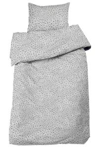 Bäddset FRIDOLINA översållat med små vita blommor på grå bottenfärg