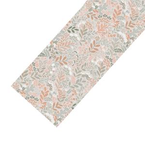 Bordslöpare HAGE med blad och blommor i persika, grönt och vitt på beige botten